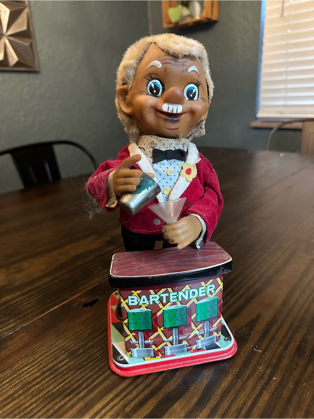 Vintage 1960s Charley Weaver Bartender Battery Operated Tin Toy Japan